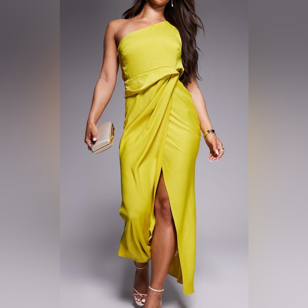 Elegant Yellow Sleeveless Dress
